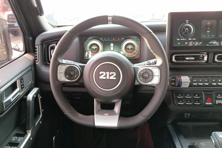 Used 212 T01 2024 2.0T Mechanic Steering Wheel