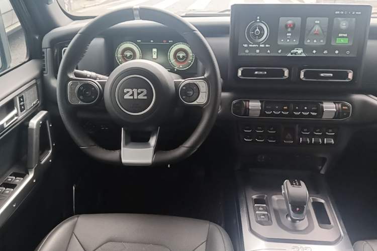 Used 212 T01 2024 2.0T Explorer Steering Wheel