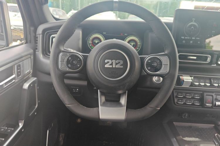 Used 212 T01 2024 2.0T Review Officer Steering Wheel