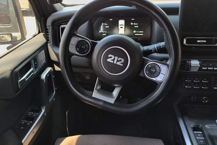 Used 212 T01 2024 2.0T Mechanic Steering Wheel
