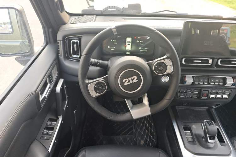 Used 212 T01 2024 2.0T Explorer Steering Wheel