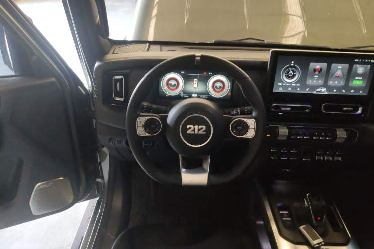 Used 212 T01 2024 2.0T Mechanic Steering Wheel