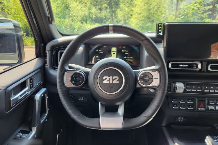 Used 212 T01 2024 2.0T Explorer Steering Wheel