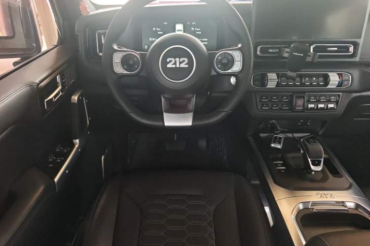 Used 212 T01 2024 2.0T Mechanic Steering Wheel