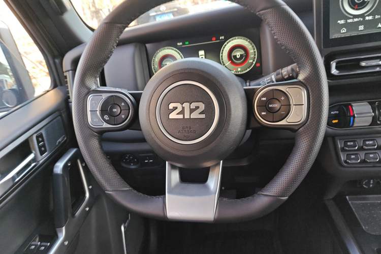 Used 212 T01 2024 2.0T Mechanic Steering Wheel