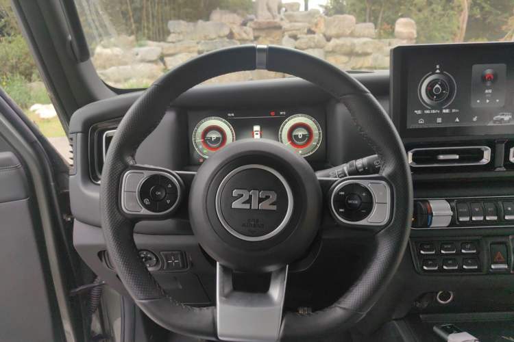 Used 212 T01 2024 2.0T Mechanic Steering Wheel
