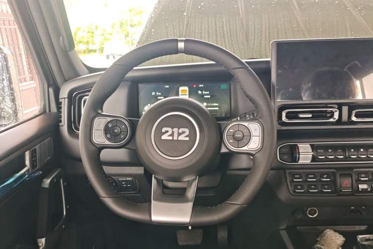 Used 212 T01 2024 2.0T Explorer Steering Wheel