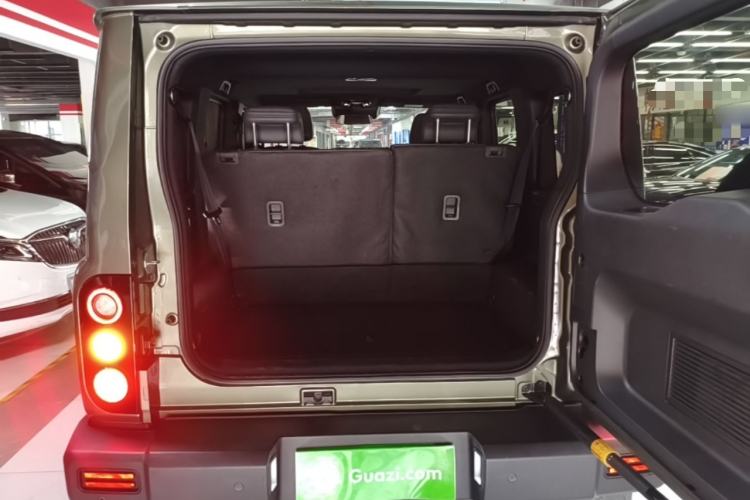 Used 212 T01 2024 2.0T Explorer Trunk