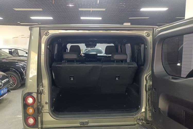 Used 212 T01 2024 2.0T Explorer Trunk