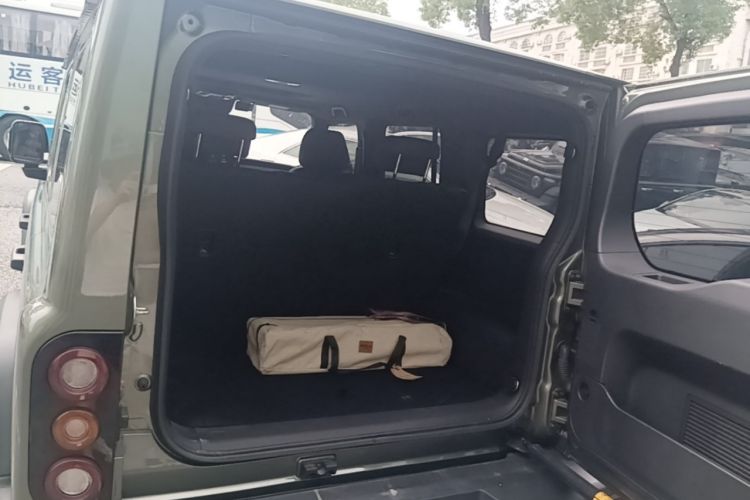 Used 212 T01 2024 2.0T Explorer Trunk