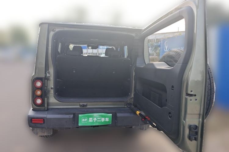 Used 212 T01 2024 2.0T Explorer Trunk