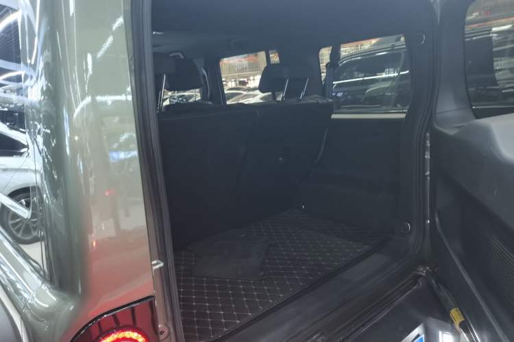 Used 212 T01 2024 2.0T Mechanic Trunk