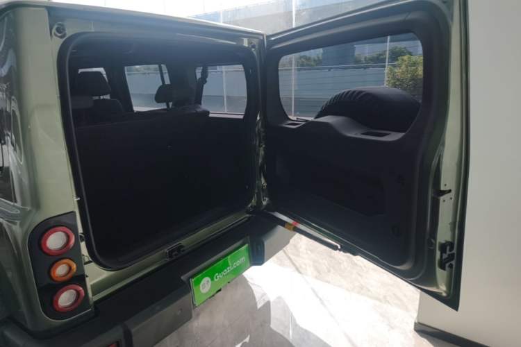 Used 212 T01 2024 2.0T Explorer Trunk