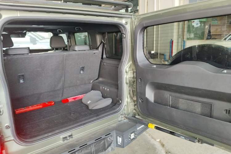 Used 212 T01 2024 2.0T Explorer Trunk