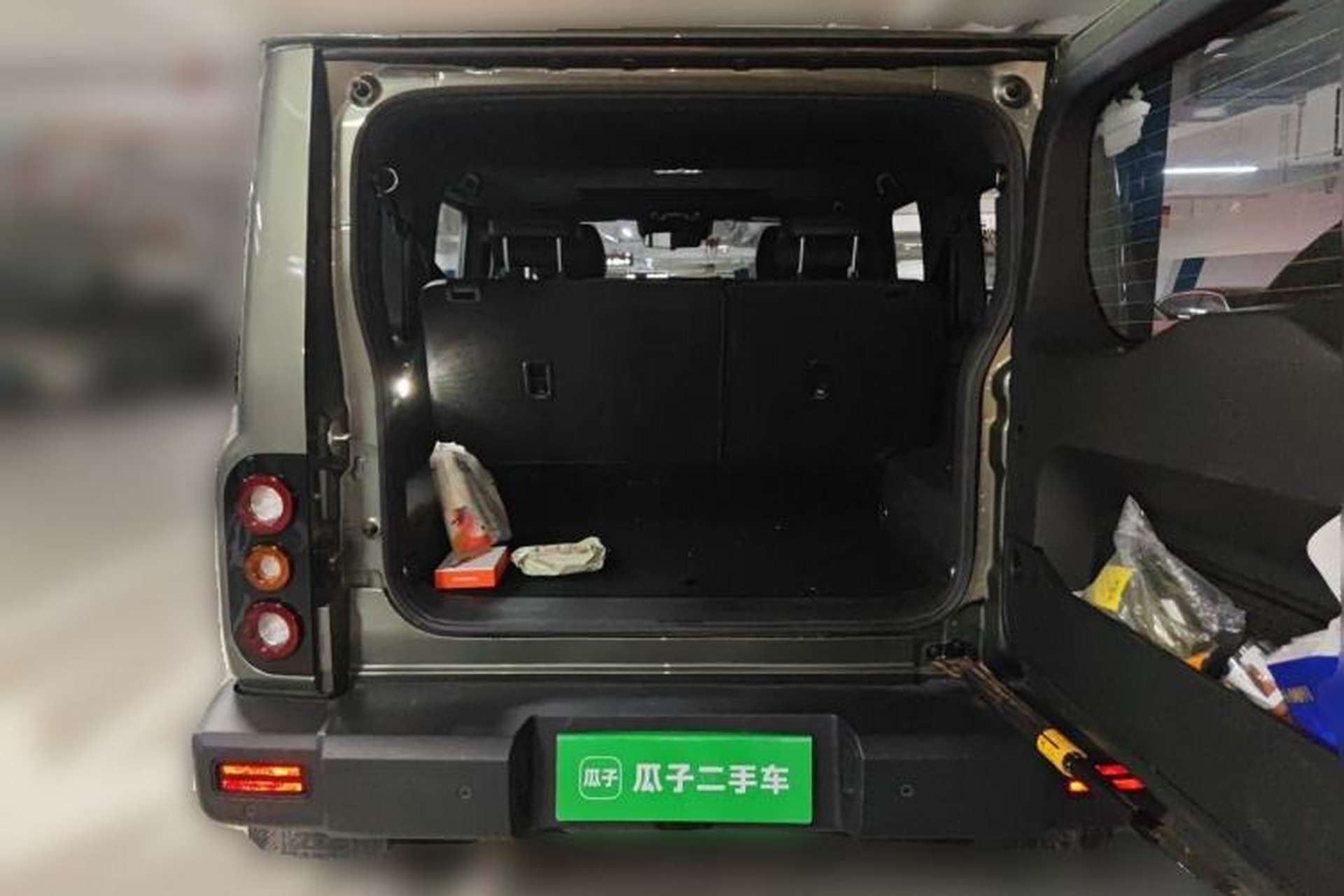 Used 212 T01 2024 2.0T Explorer Trunk
