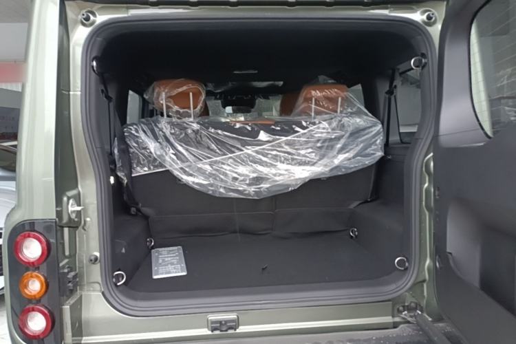 Used 212 T01 2024 2.0T Explorer Trunk