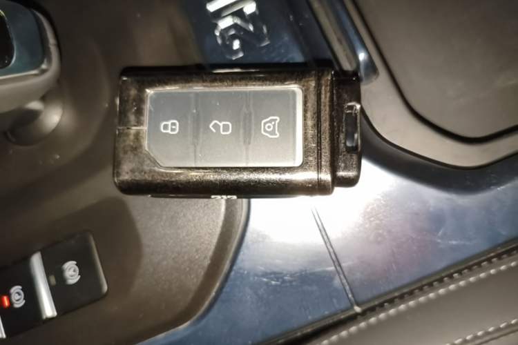 Used 212 T01 2024 2.0T Explorer Vehicle Key