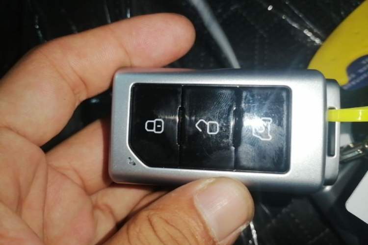 Used 212 T01 2024 2.0T Explorer Vehicle Key