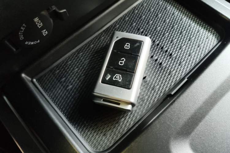 Used 212 T01 2024 2.0T Explorer Vehicle Key