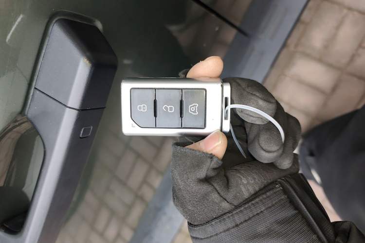 Used 212 T01 2024 2.0T Explorer Vehicle Key