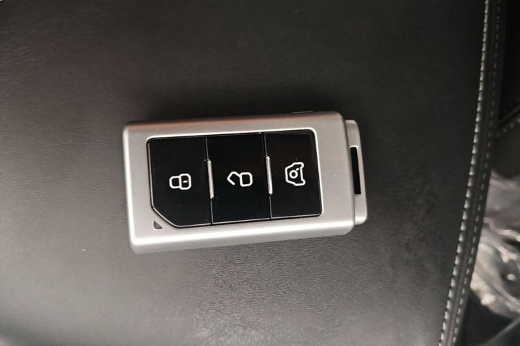 Used 212 T01 2024 2.0T Explorer Vehicle Key
