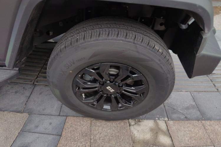 Used 212 T01 2024 2.0T Mechanic Exterior 1