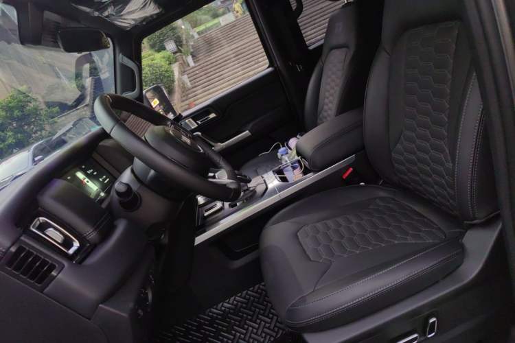 Used 212 T01 2024 2.0T Mechanic Left Front Seat