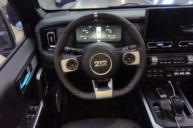 Used 212 T01 2024 2.0T Mechanic Steering Wheel
