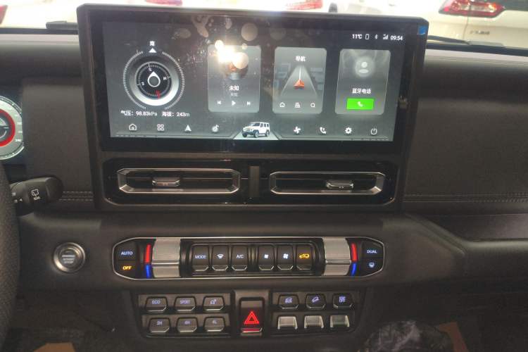 Used 212 T01 2024 2.0T Mechanic Audio And AC Panel