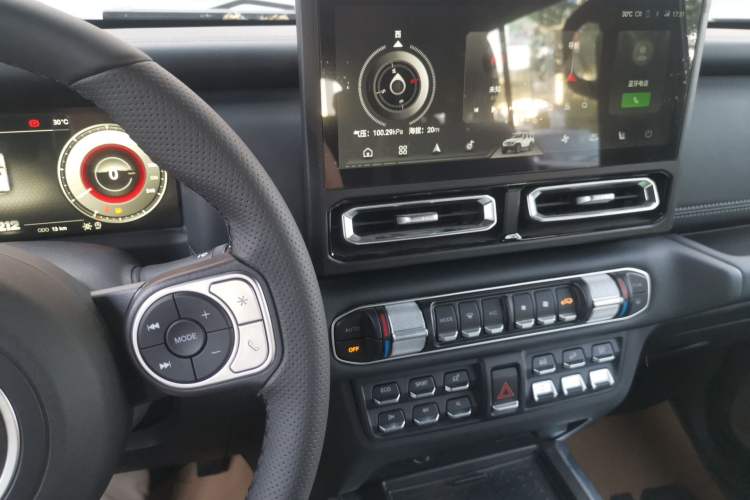 Used 212 T01 2024 2.0T Explorer Audio And AC Panel