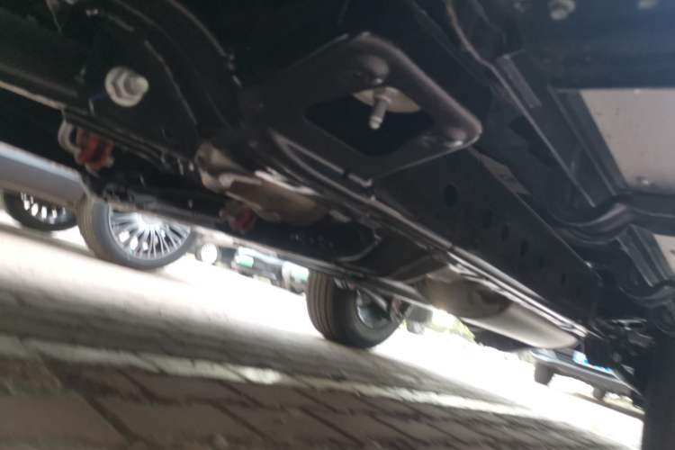 Used 212 T01 2024 2.0T Explorer Chassis Front Left