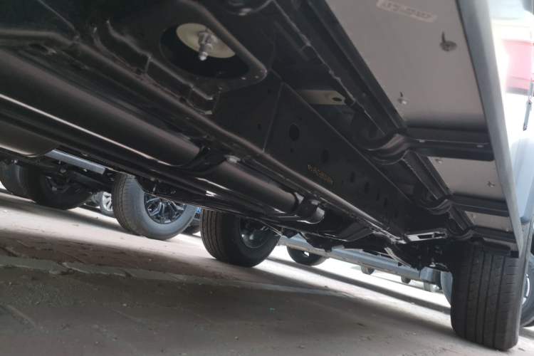 Used 212 T01 2024 2.0T Explorer Chassis Rear Right