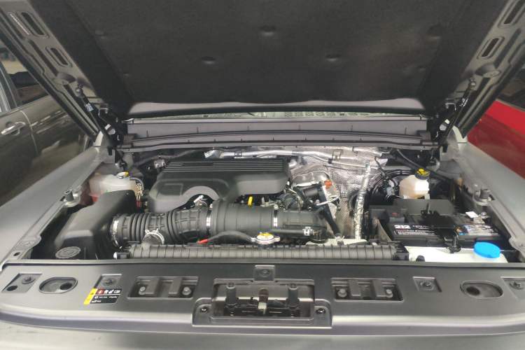 Used 212 T01 2024 2.0T Mechanic Engine Bay