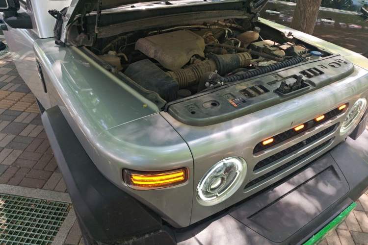 Used 212 T01 2024 2.0T Mechanic Engine Bay Right