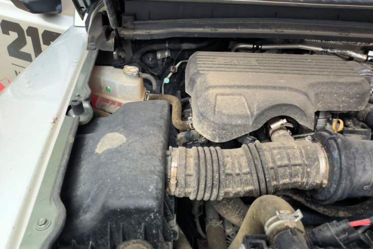 Used 212 T01 2024 2.0T Explorer Engine Bay Right