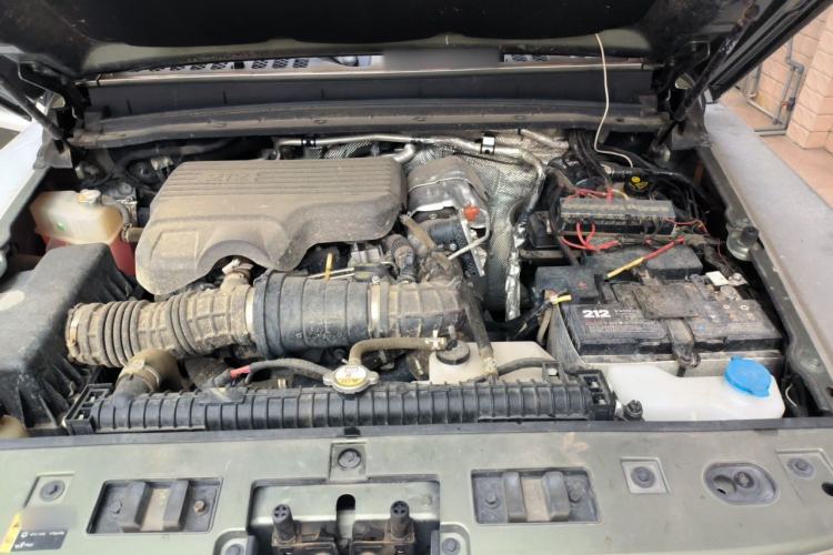 Used 212 T01 2024 2.0T Explorer Engine Bay
