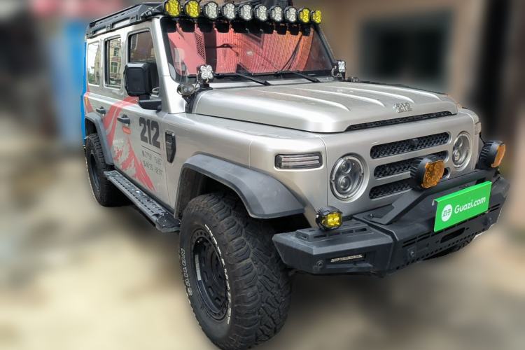 Used 212 T01 2024 2.0T Explorer Front Right 45 Deg