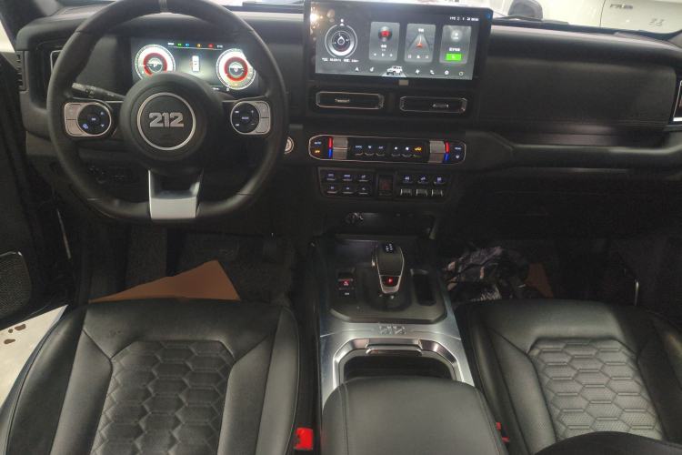 Used 212 T01 2024 2.0T Mechanic Interior 2