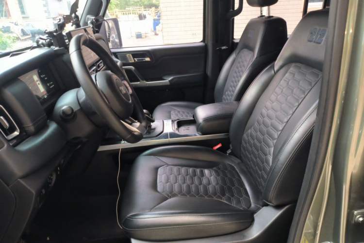 Used 212 T01 2024 2.0T Explorer Left Front Seat
