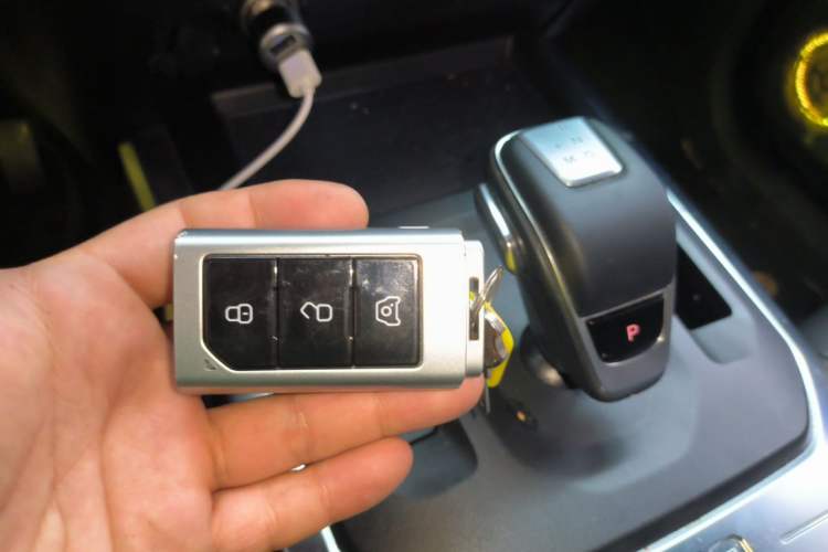 Used 212 T01 2024 2.0T Explorer Vehicle Key