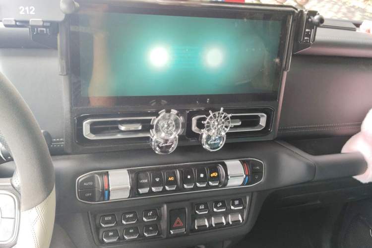 Used 212 T01 2024 2.0T Explorer Audio And AC Panel