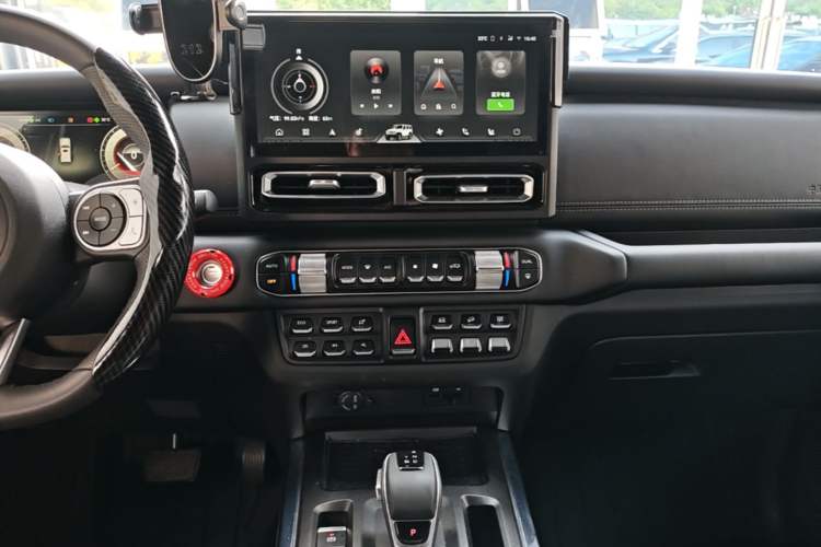 Used 212 T01 2024 2.0T Mechanic Audio And AC Panel