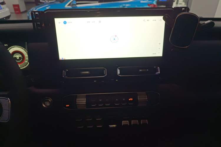 Used 212 T01 2024 2.0T Mechanic Audio And AC Panel