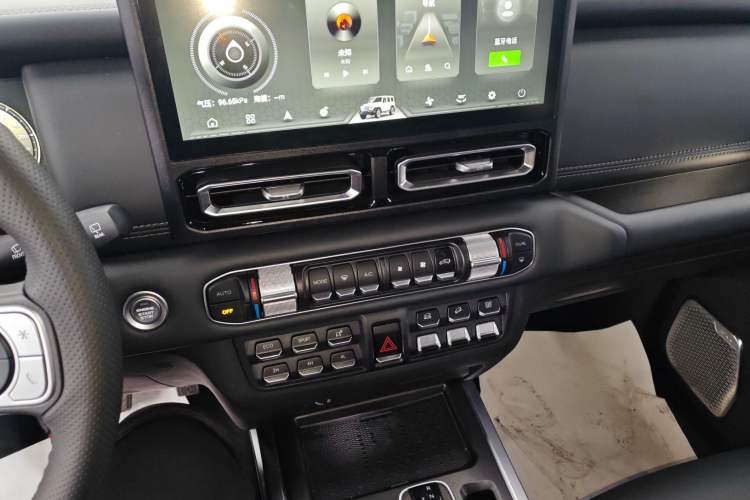 Used 212 T01 2024 2.0T Explorer Audio And AC Panel