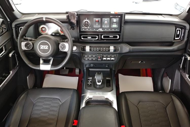 Used 212 T01 2024 2.0T Mechanic Center Console