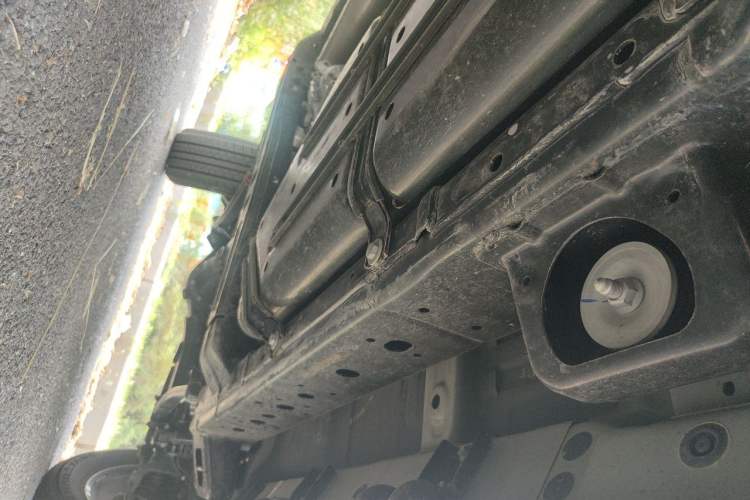Used 212 T01 2024 2.0T Mechanic Chassis Rear Right