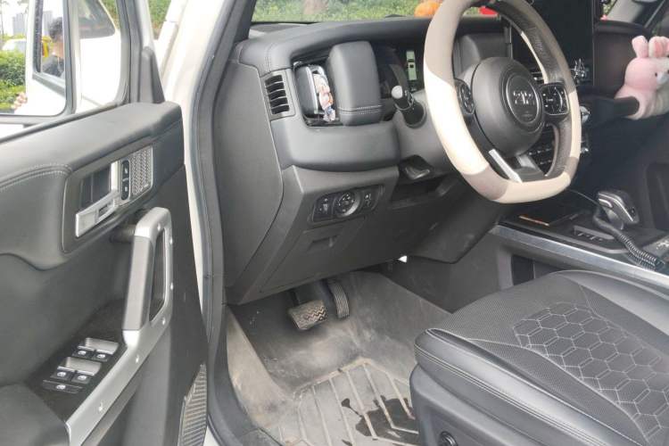 Used 212 T01 2024 2.0T Explorer Driver Seat