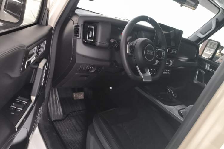 Used 212 T01 2024 2.0T Mechanic Driver Seat