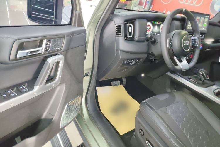 Used 212 T01 2024 2.0T Explorer Driver Seat