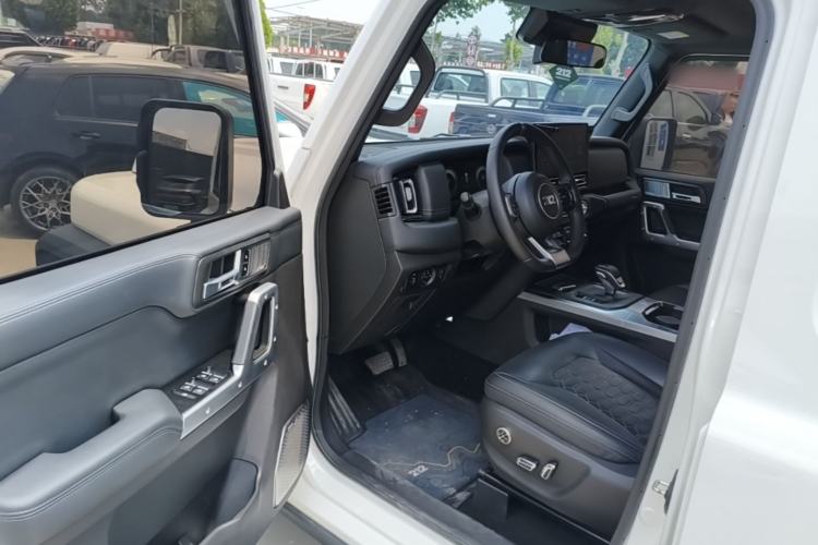 Used 212 T01 2024 2.0T Mechanic Driver Seat
